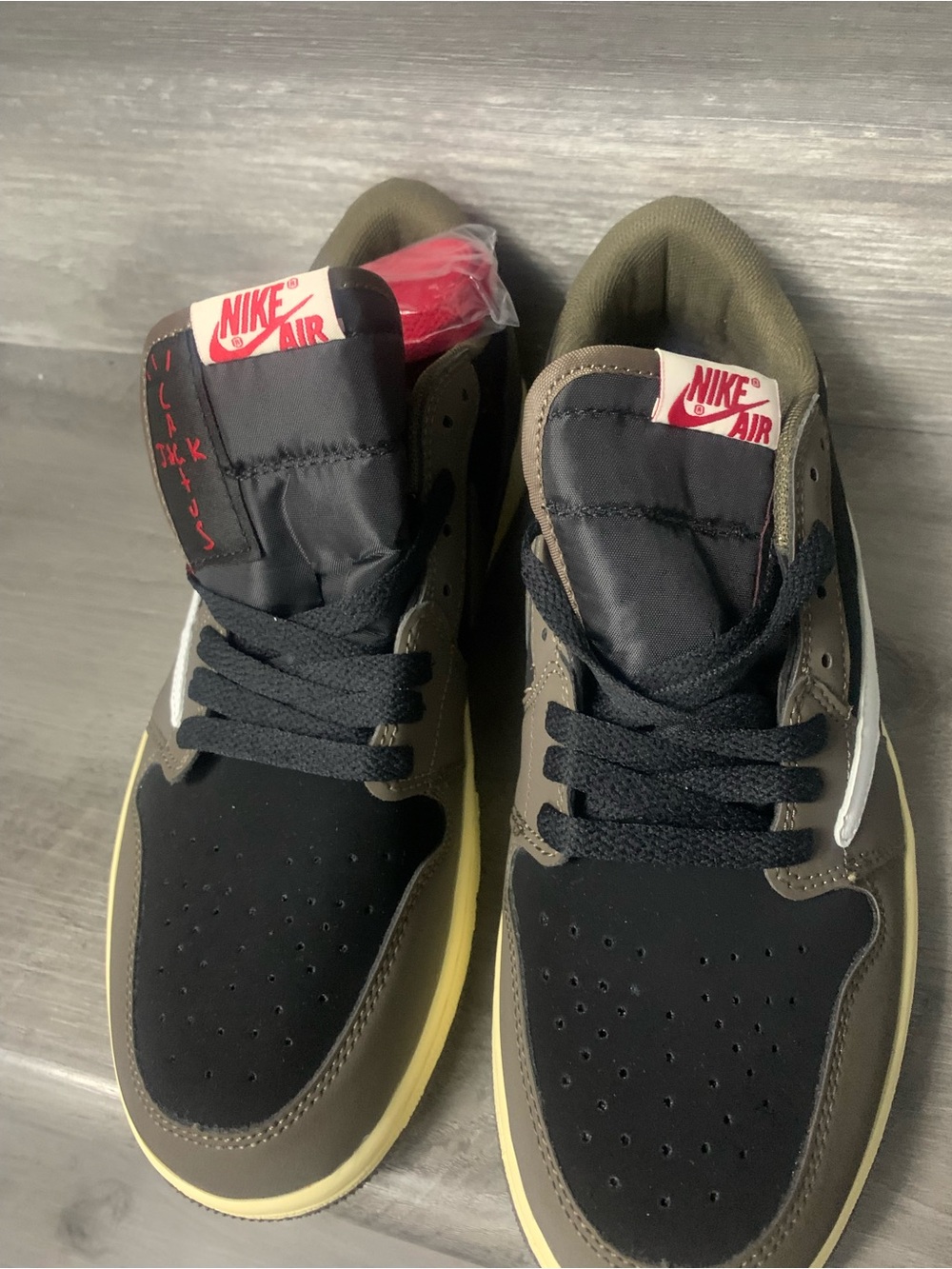 Travis Scot Men’s Low-Top Sneakers in Black and Olive